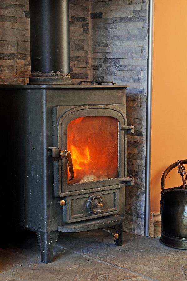 Whitby Spacious Rugby Field Cottage With Off-Street Parking And Ev Fast Point For Electric Cars 외부 사진