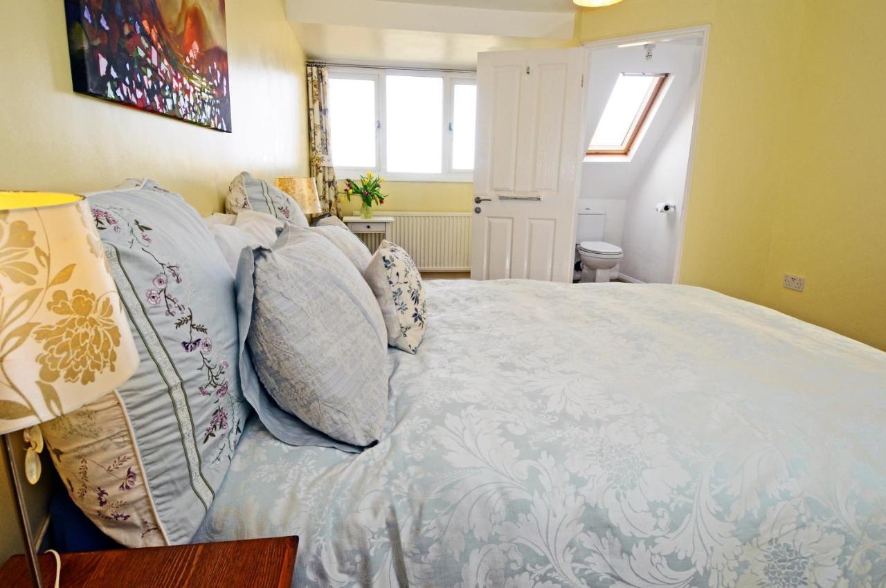 Whitby Spacious Rugby Field Cottage With Off-Street Parking And Ev Fast Point For Electric Cars 외부 사진