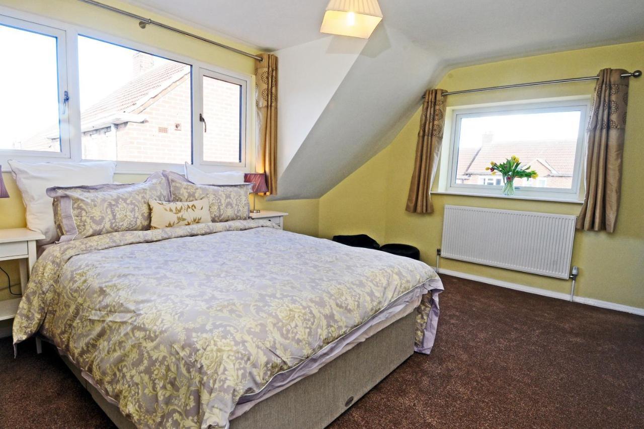 Whitby Spacious Rugby Field Cottage With Off-Street Parking And Ev Fast Point For Electric Cars 외부 사진