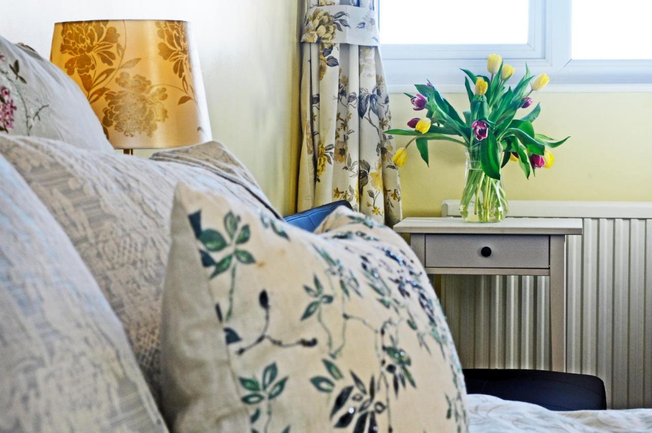 Whitby Spacious Rugby Field Cottage With Off-Street Parking And Ev Fast Point For Electric Cars 외부 사진
