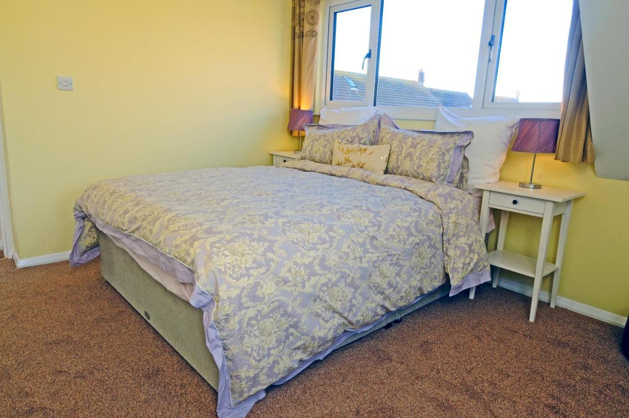 Whitby Spacious Rugby Field Cottage With Off-Street Parking And Ev Fast Point For Electric Cars 외부 사진