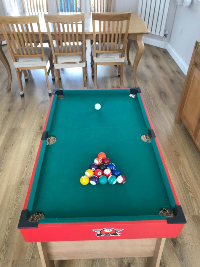 Whitby Spacious Rugby Field Cottage With Off-Street Parking And Ev Fast Point For Electric Cars 외부 사진
